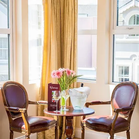 Mcsweeney Arms ホテル