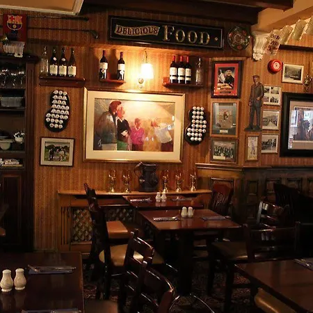 Mcsweeney Arms ホテル