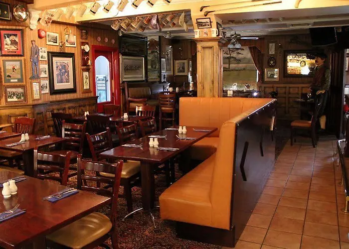 Mcsweeney Arms Hotel 3*