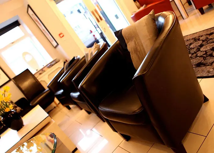 Mcsweeney Arms Hotel 3*